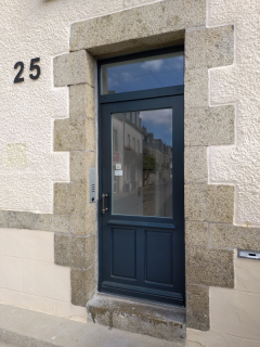 Porte principale immeuble